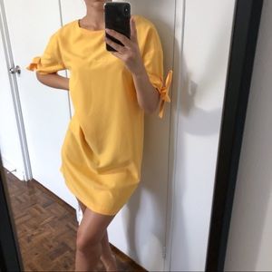 Summer Light Yellow Dress with Bows on Sleeves